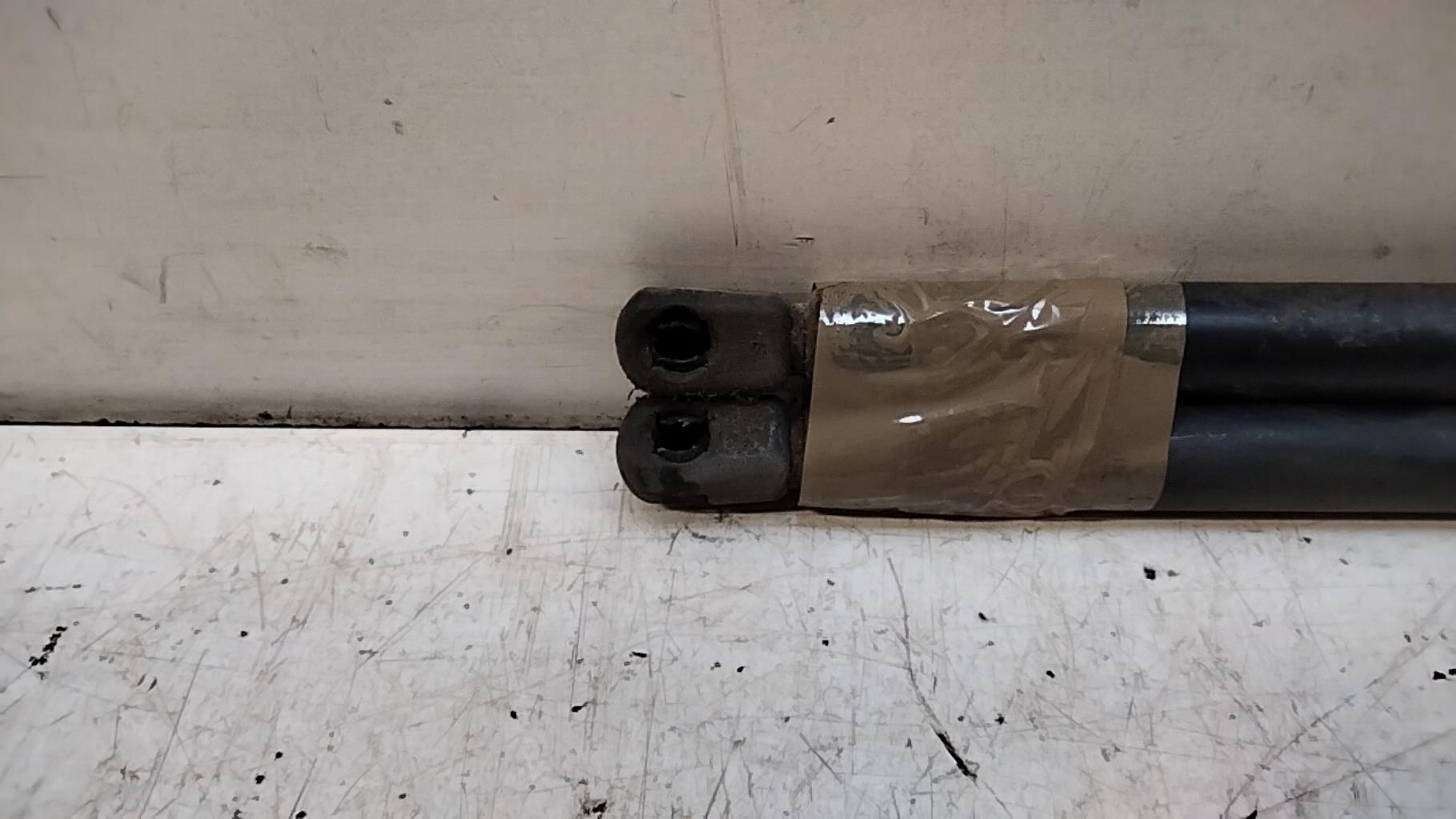 Verin de coffre AUDI A4 1 PHASE 2 Diesel - 1