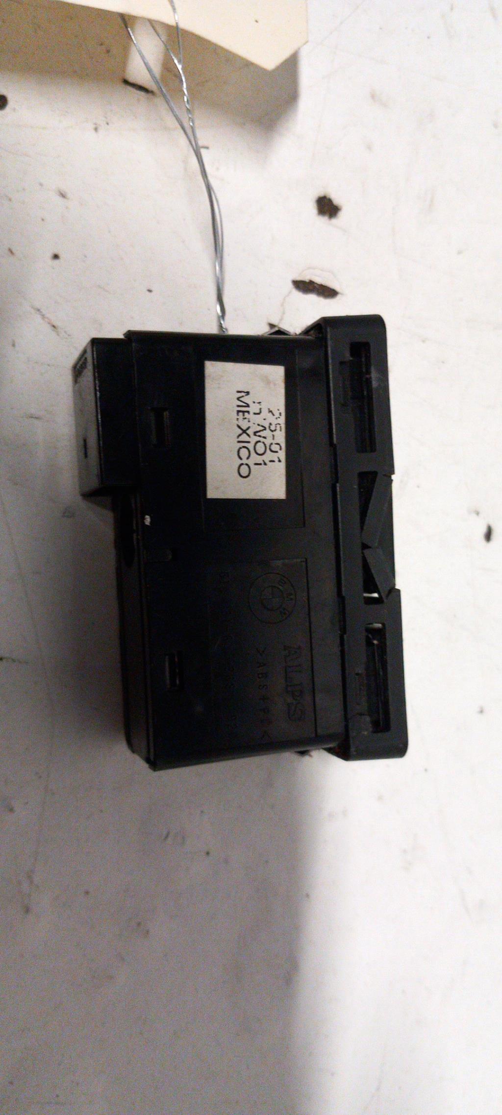 Bouton de warning BMW SERIE 3 E46 CABRIO PHASE 1 Essence - 1