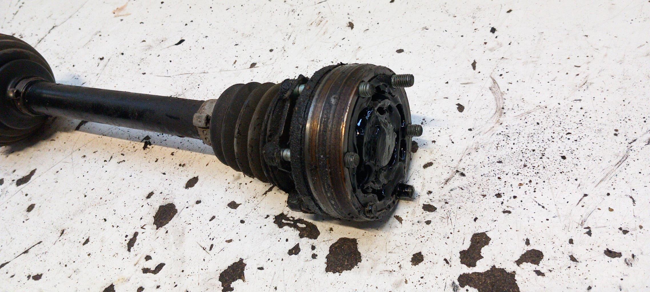 Giunto cardanico albero di trasmissione sinistro VOLKSWAGEN POLO 3 PHASE 1 Gasolina - 1