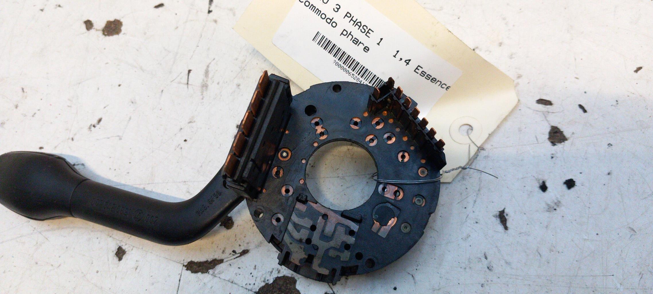 Commodo phare VOLKSWAGEN POLO 3 PHASE 1 Essence - 1