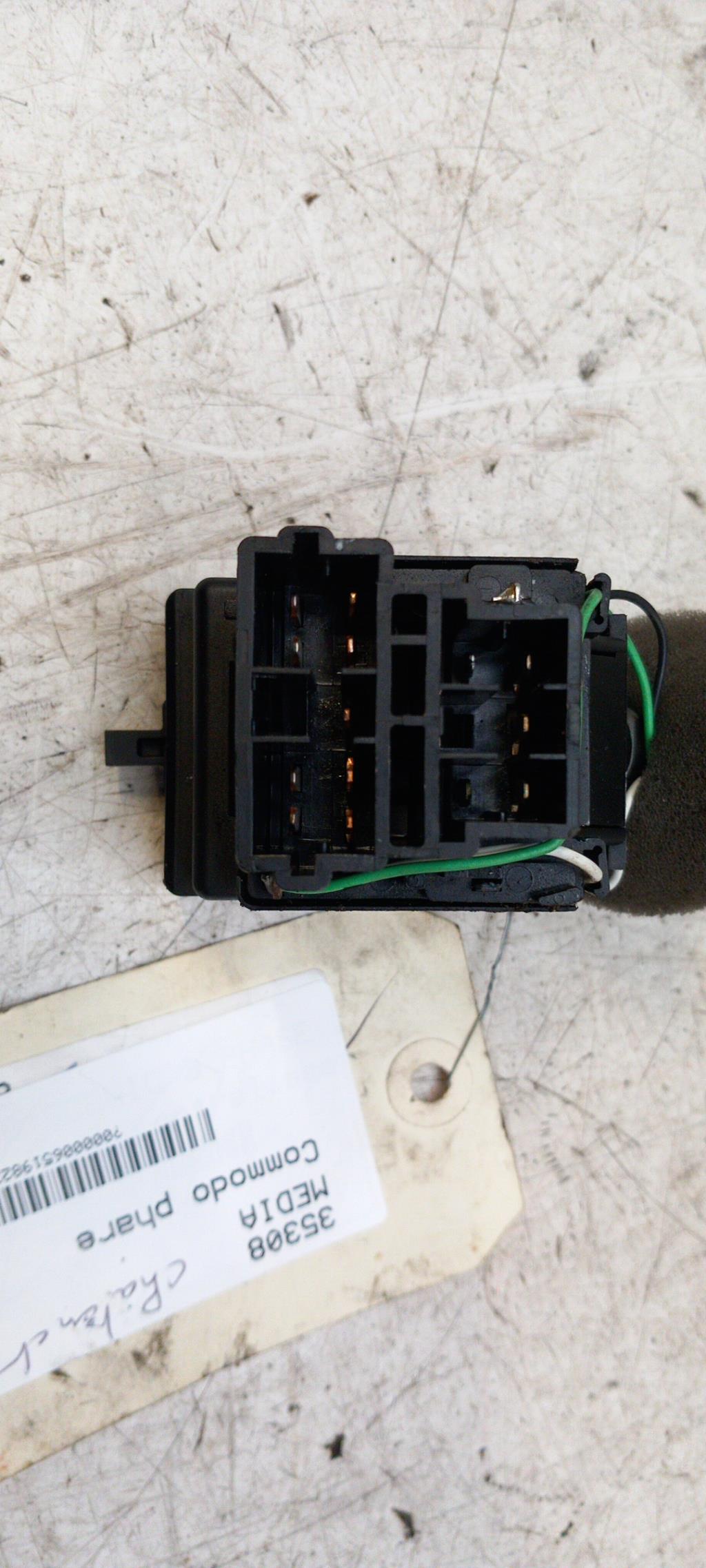 Commodo phare CHATENET MEDIA  - 1