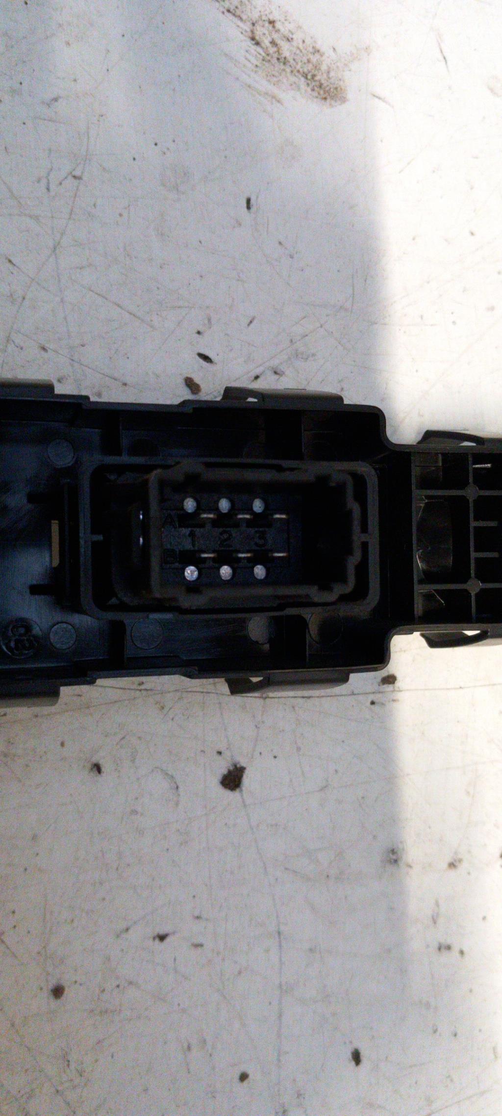 Interruttore lavacristalli anteriore destro PEUGEOT 207 PHASE 1 Diésel - 1
