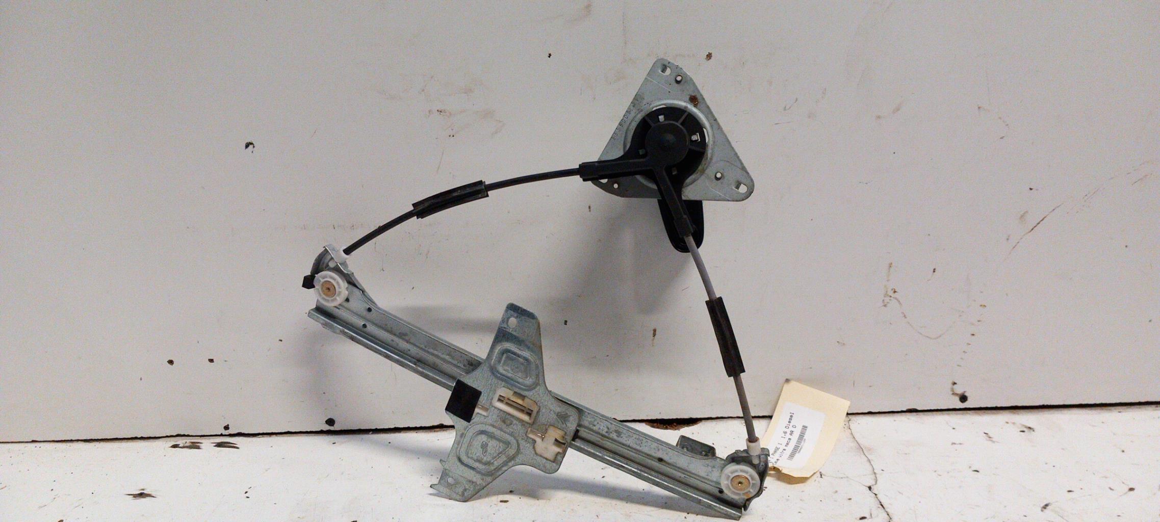 Alzacristalli manuale posteriore destro CITROEN C4 1 PHASE 1 Diésel - 1