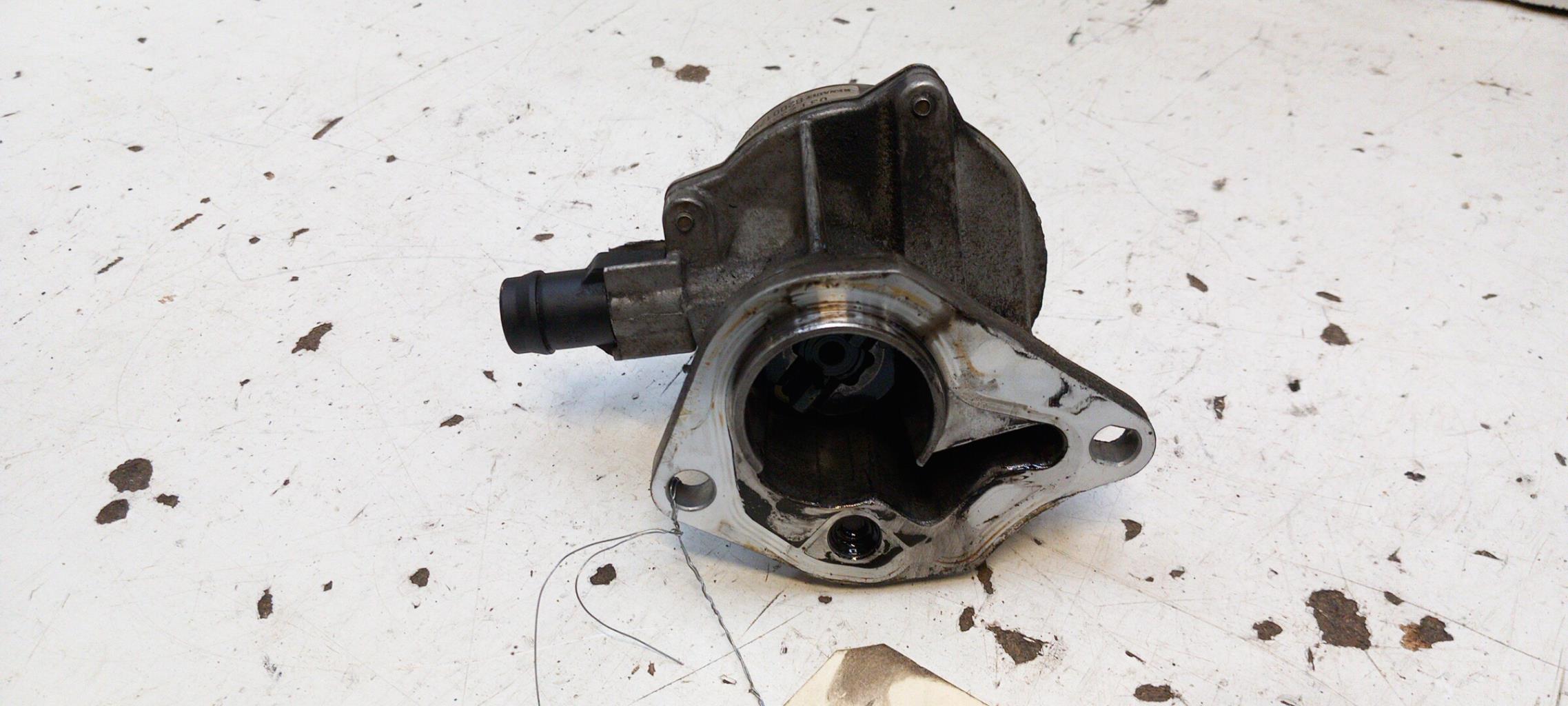 Pompe à vide RENAULT MEGANE 2 PHASE 1 Diesel - 1