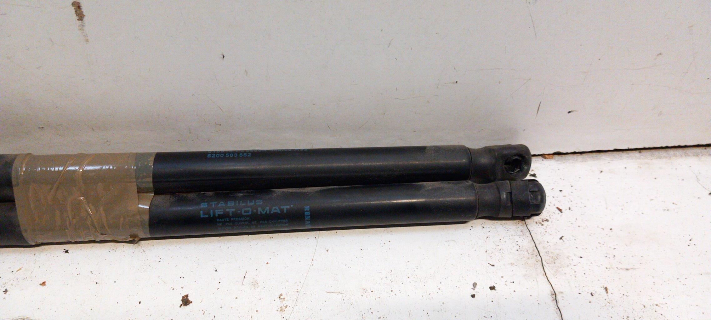 Verin de coffre RENAULT CLIO 3 PHASE 2 BREAK Diesel - 1