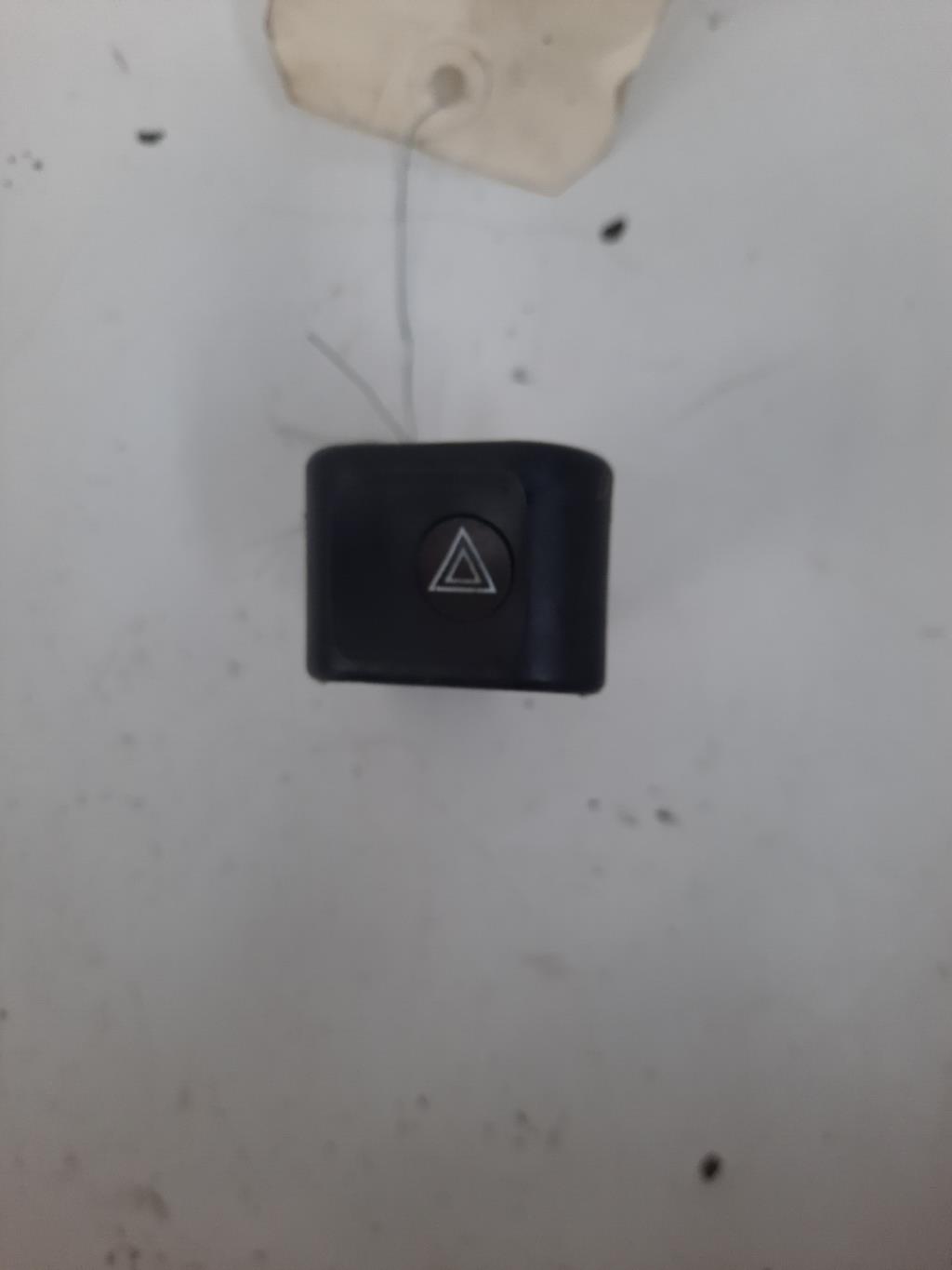 Bouton de warning CITROEN ZX Essence - 1