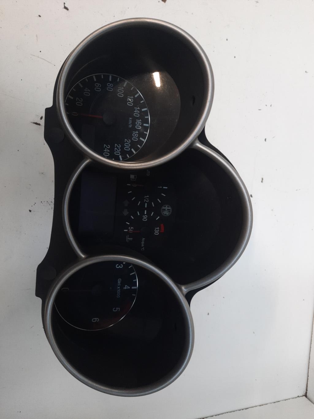 Compteur ALFA ROMEO 147 PHASE 1 Diesel - 1
