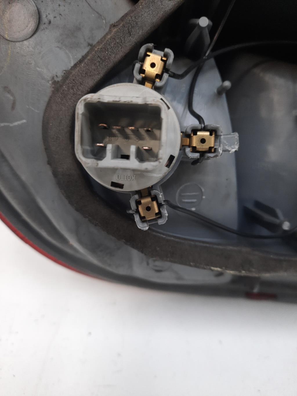 Fanale posteriore principale destro (luci) TOYOTA YARIS 1 PHASE 1 Diésel - 1