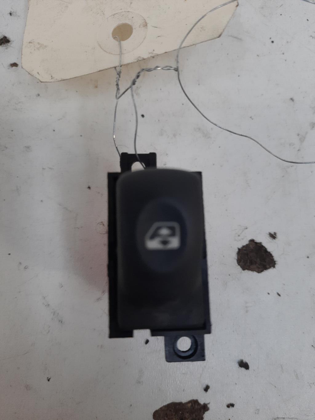 Interruttore lavacristalli anteriore destro RENAULT LAGUNA 1 PHASE 2  - 1