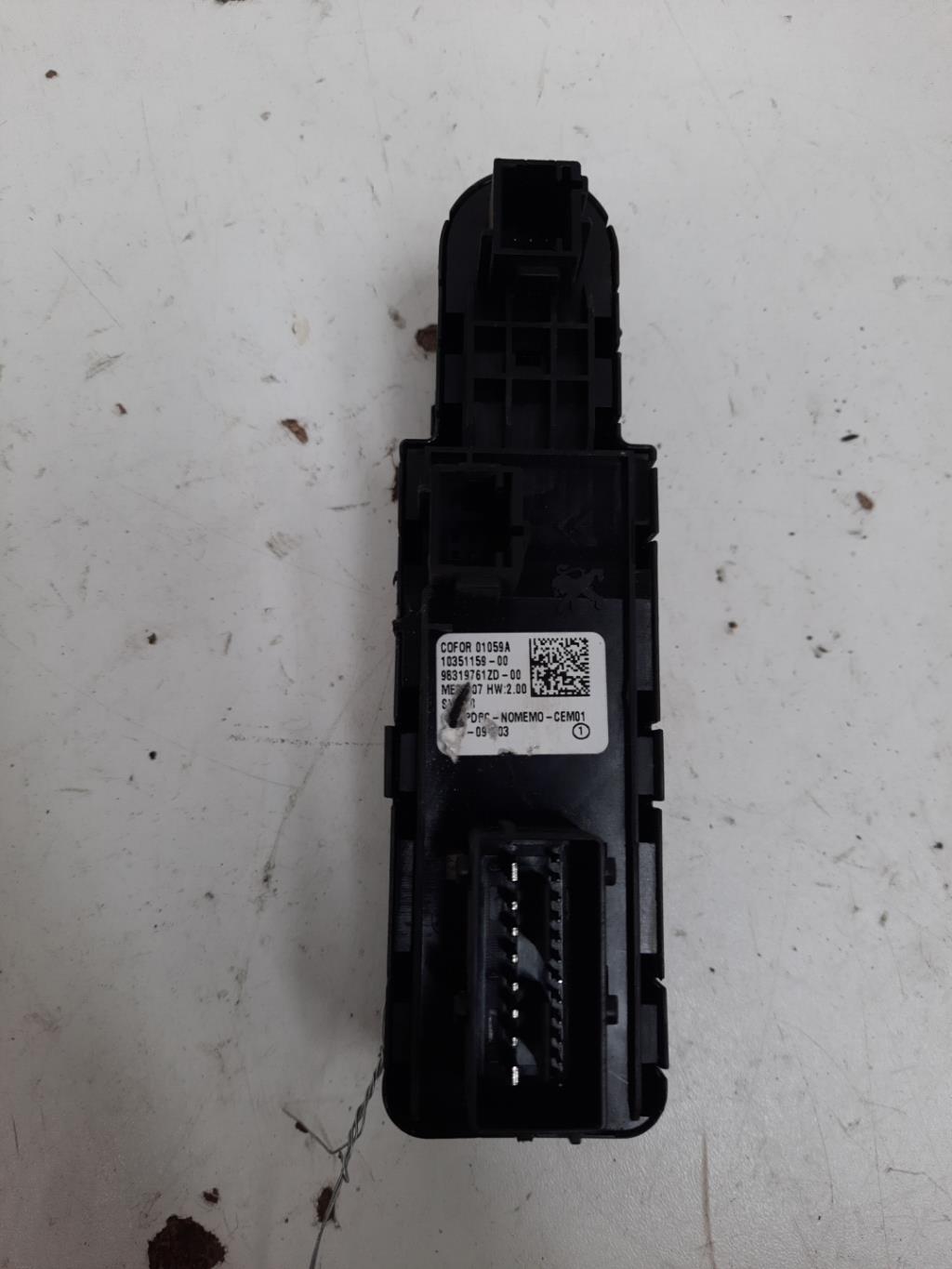 Interruttore lavacristalli anteriore sinistro PEUGEOT 308 2 PHASE 2 Diésel - 1