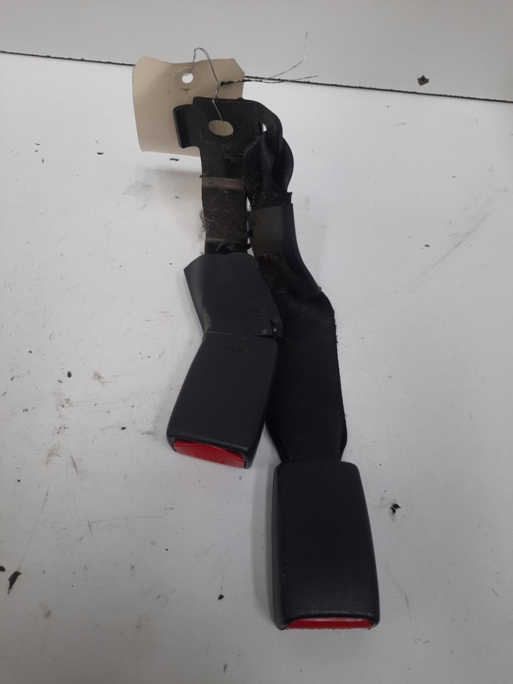 Aggancio cintura sicurezza posteriore sinistro TOYOTA AVENSIS 2 PHASE 2 BREAK Diésel - 1