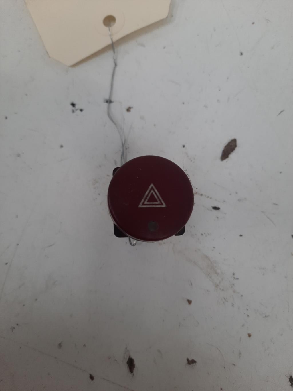 Bouton de warning CITROEN BERLINGO 1 PHASE 2  - 1