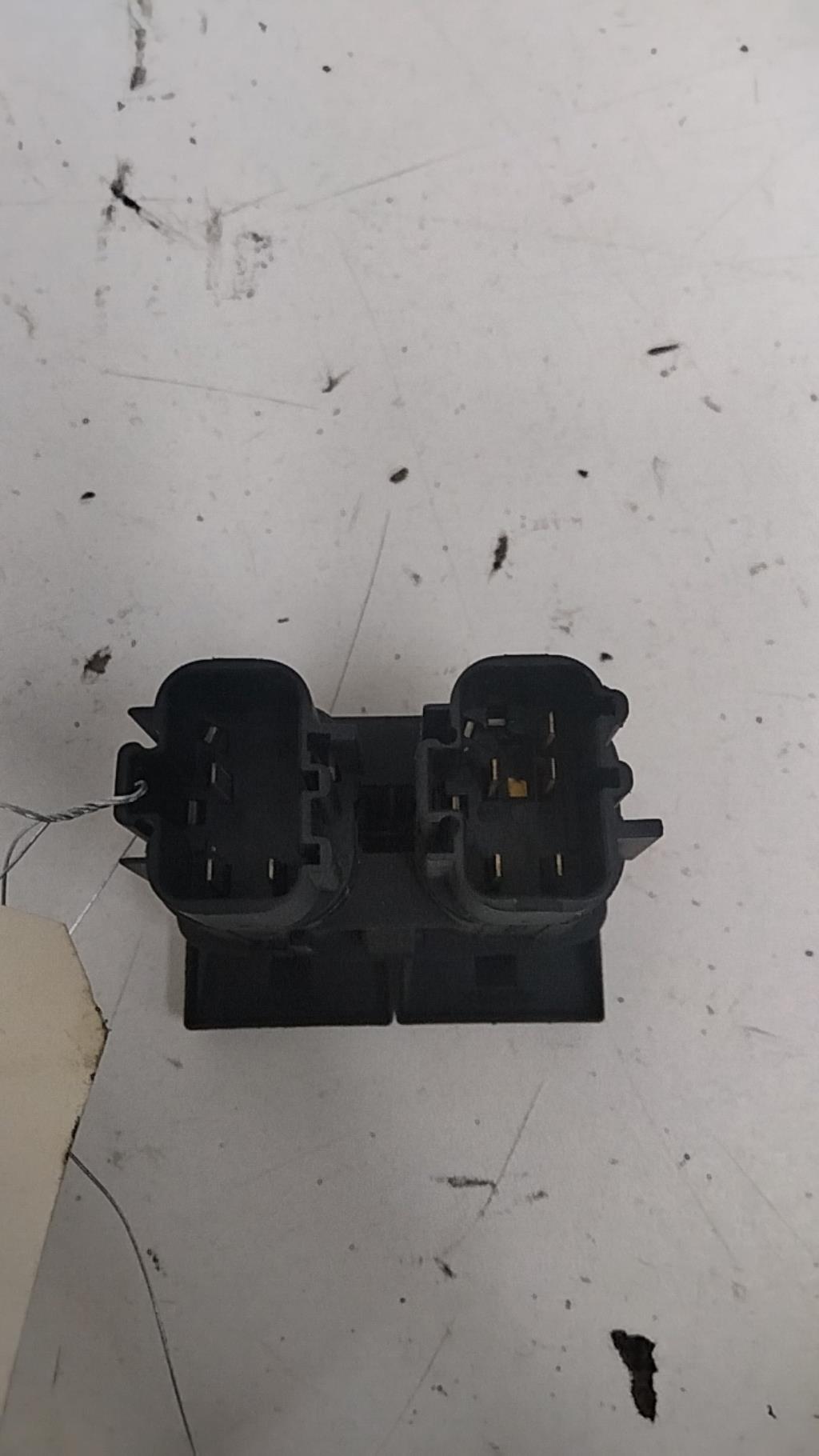 Bouton de warning FORD MONDEO 2 Essence - 1