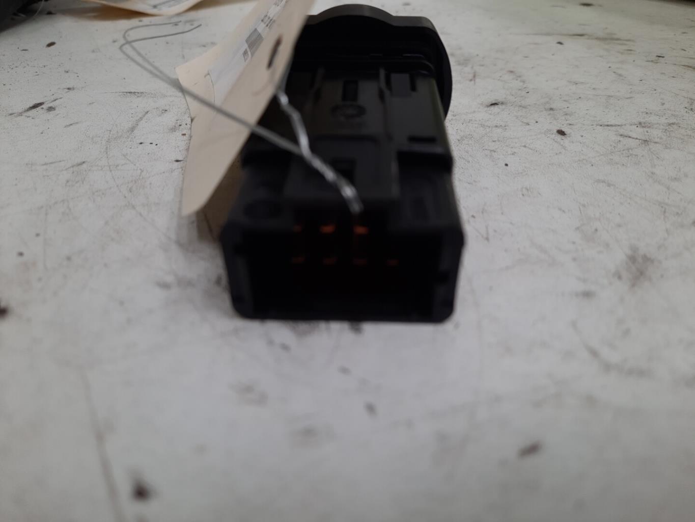 Bouton de warning DACIA DUSTER 1 PHASE 1 Diesel - 1