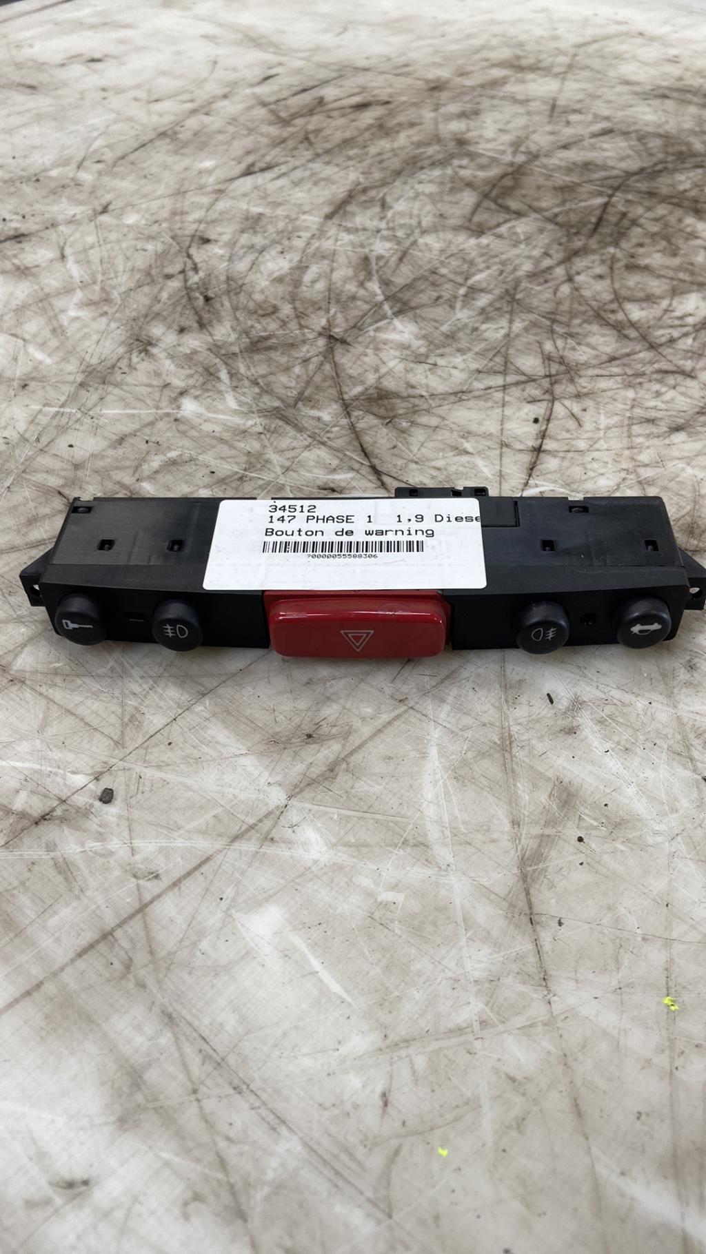 Bouton de warning ALFA ROMEO 147 PHASE 1 Diesel - 1