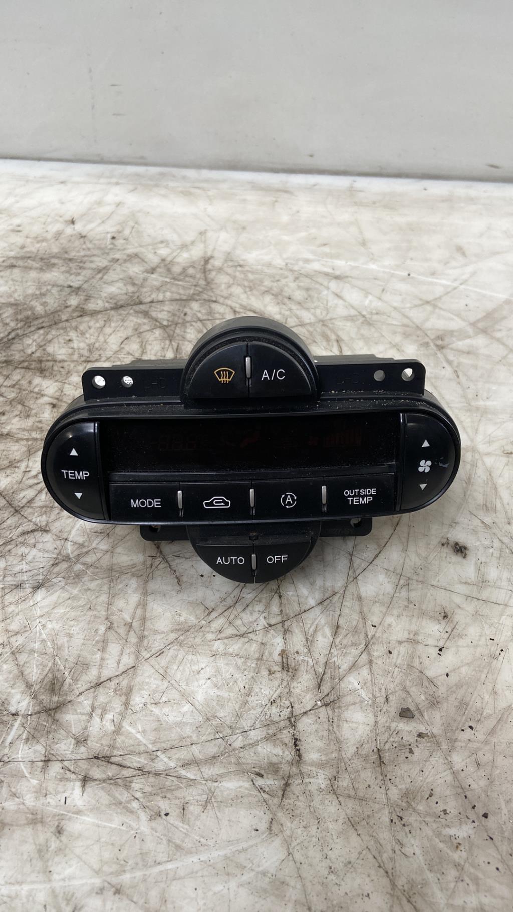 Commande chauffage KIA CARENS 2 Diesel - 1