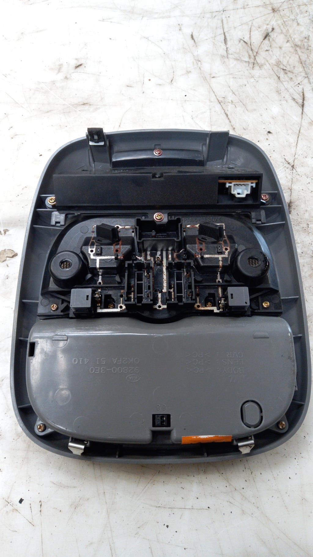 Eclairage de plafonnier KIA CARENS 2 Diesel - 1