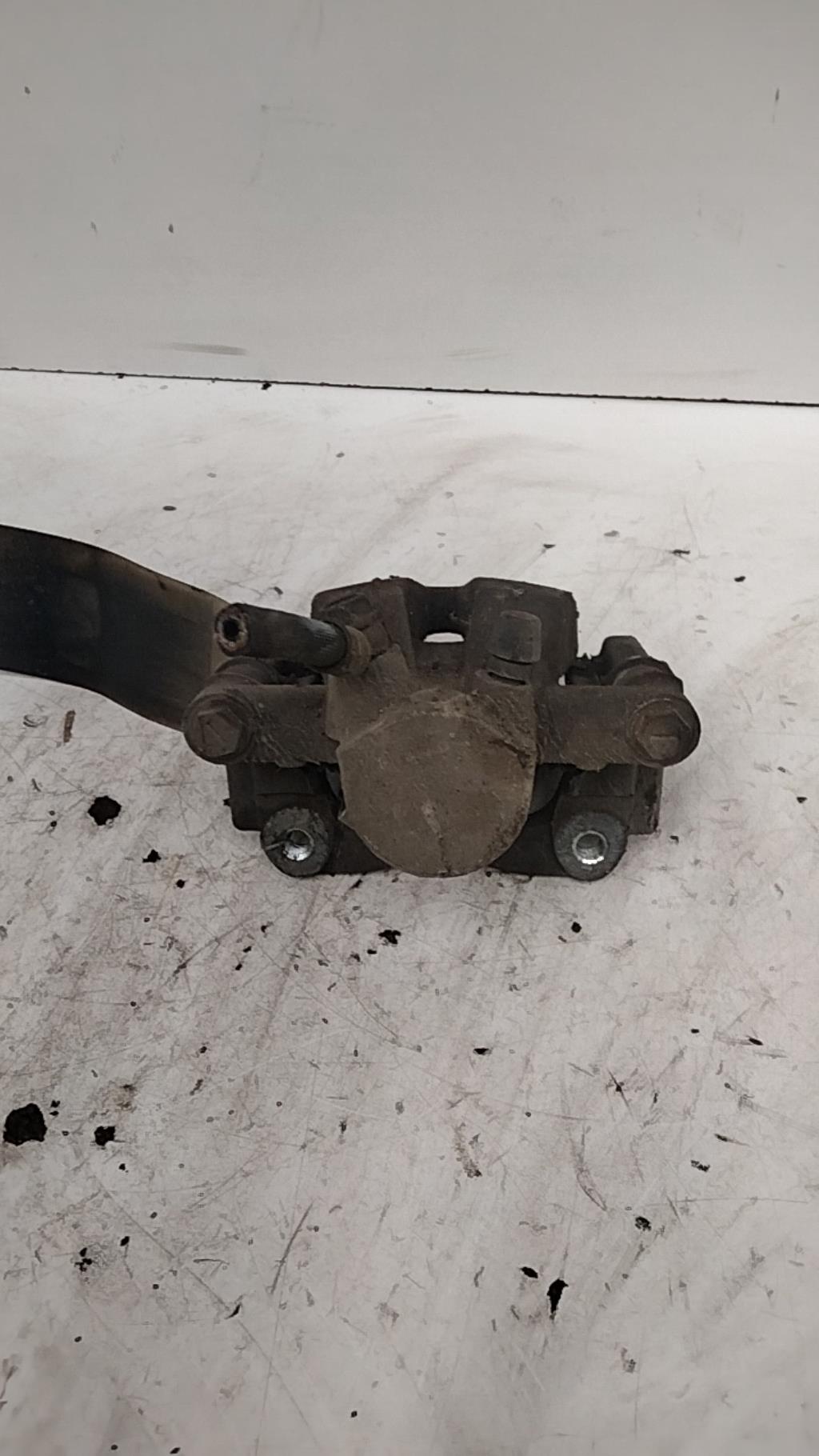 Pinza freni posteriore destra TOYOTA AVENSIS 2 PHASE 2 BREAK Diésel - 1
