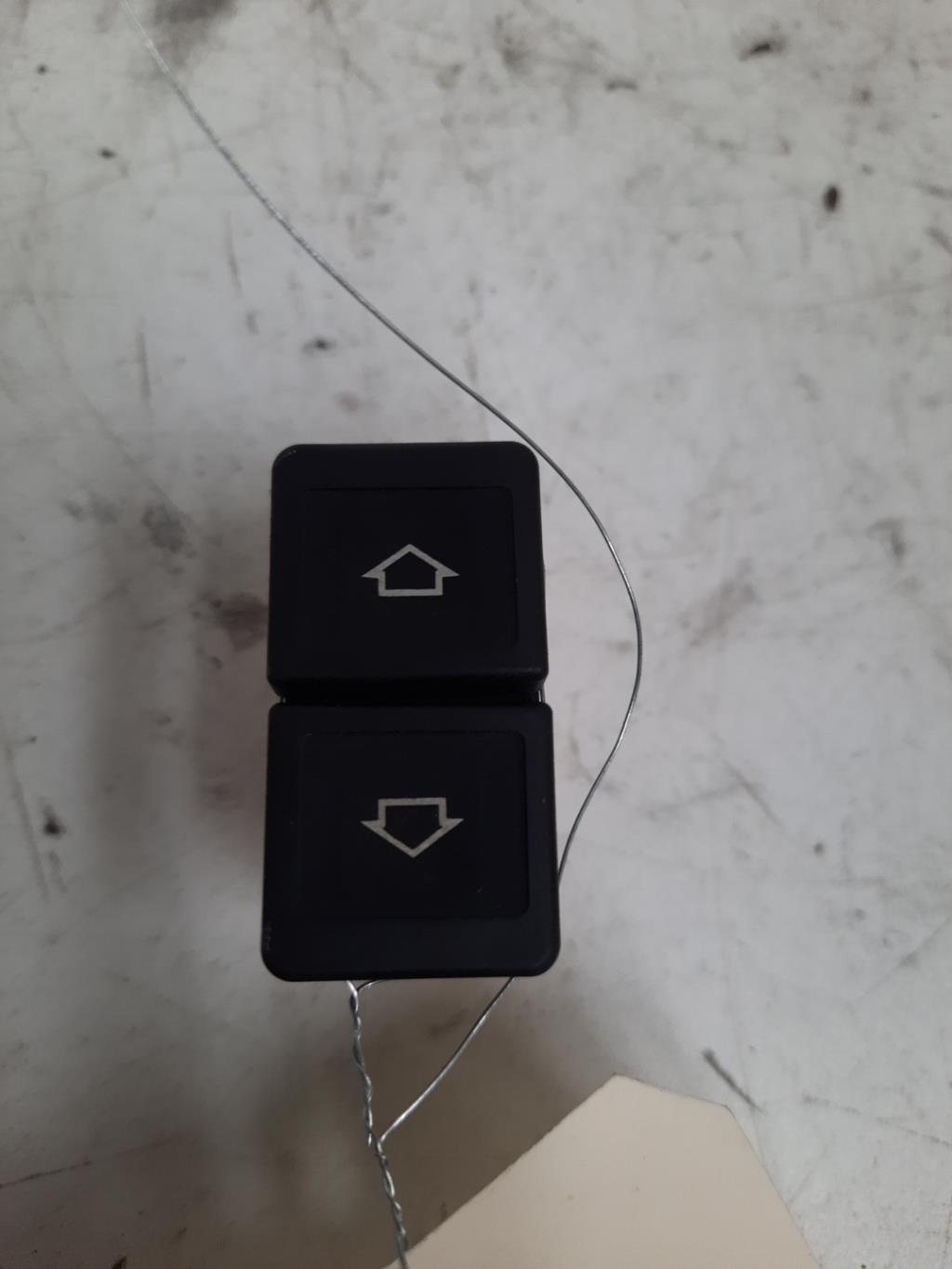 Interruttore lavacristalli posteriore destro CITROEN XSARA PICASSO PHASE 1 Diésel - 1
