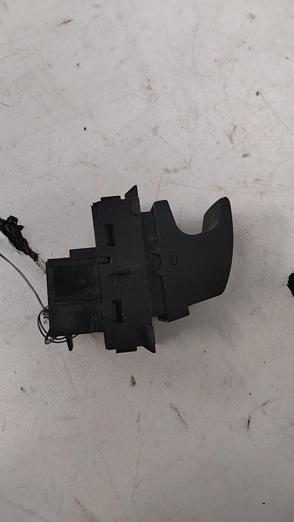 Interruttore lavacristalli posteriore sinistro VOLKSWAGEN GOLF 7 PHASE 1 Gasolina - 1
