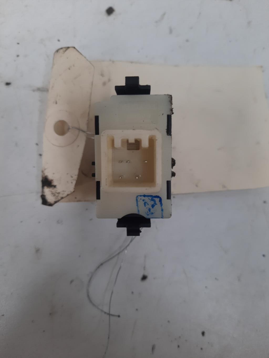 Interruttore lavacristalli posteriore sinistro TOYOTA AVENSIS 2 PHASE 2 BREAK Diésel - 1