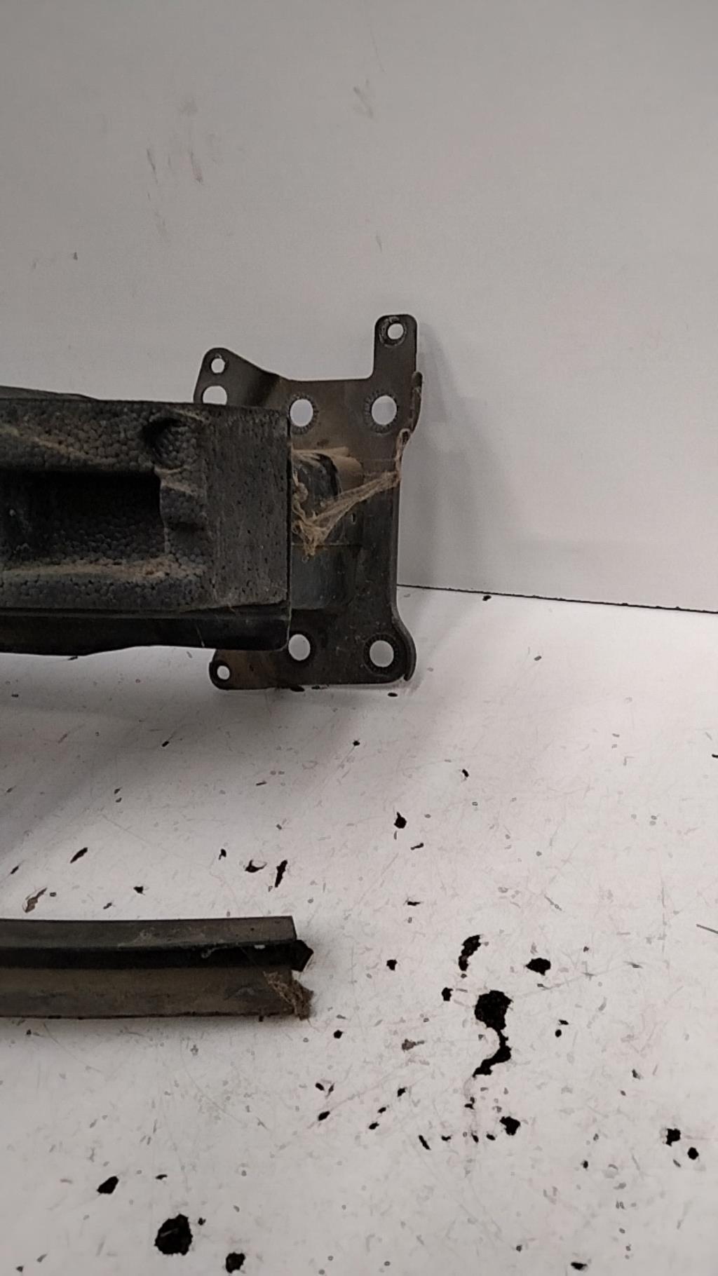 Traversa rinforzo paraurti anteriore VOLKSWAGEN PASSAT 5 BREAK Diésel - 1