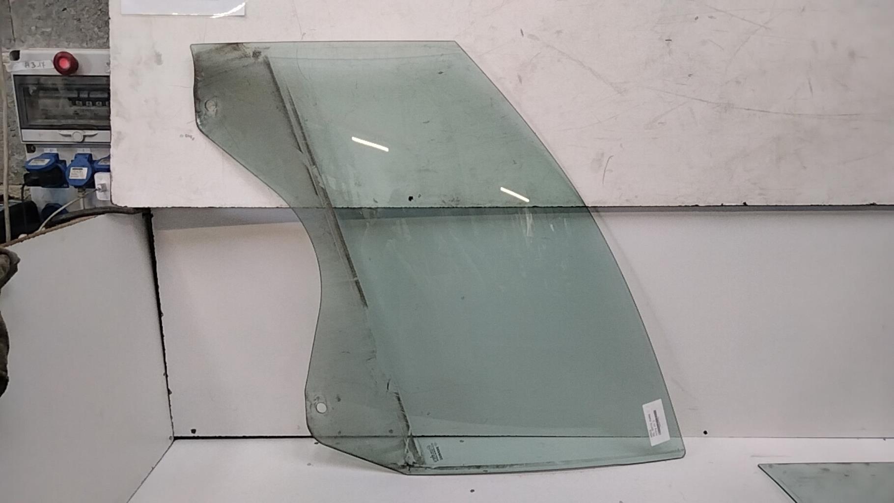 Vitre avant gauche RENAULT VEL SATIS PHASE 2  - 1