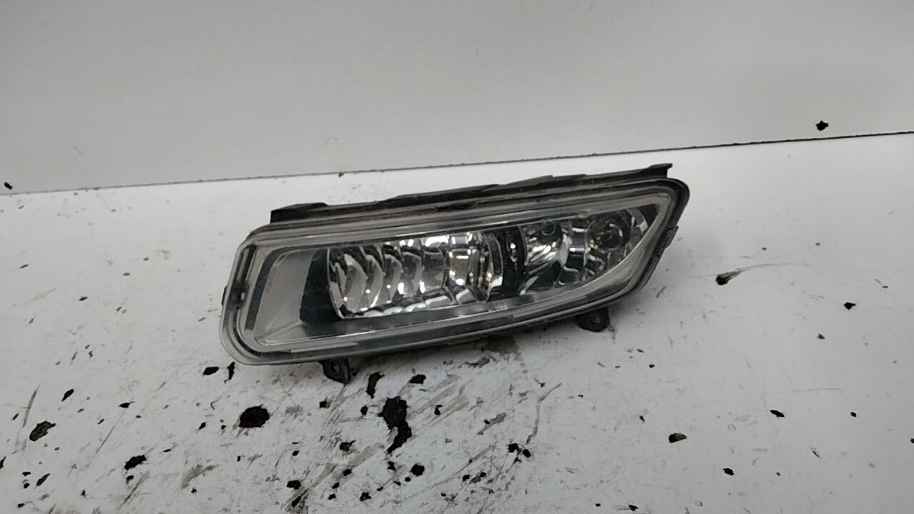 Fendinebbia sinistro (luce) VOLKSWAGEN POLO 5 PHASE 1 Diésel - 1