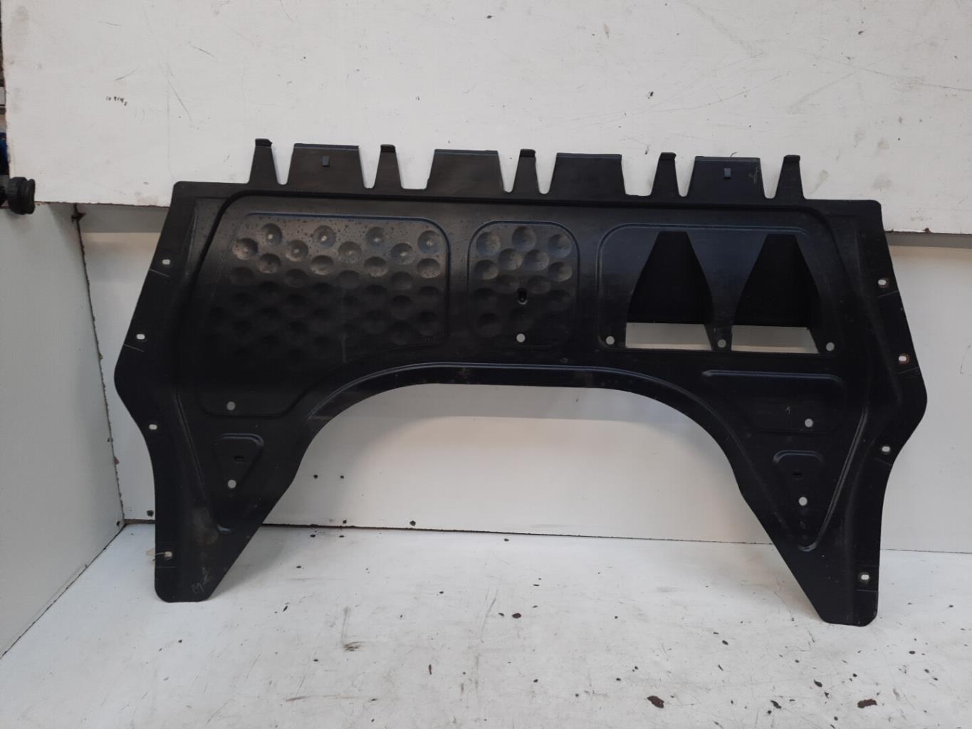 Cache sous moteur VOLKSWAGEN GOLF 5 Essence - 1