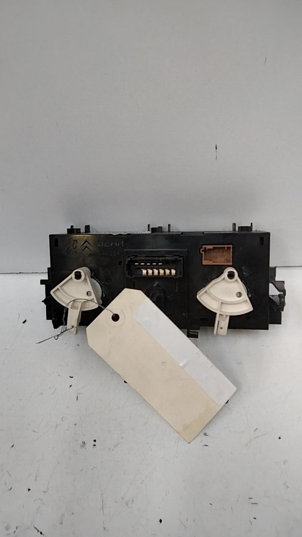 Commande chauffage CITROEN C3 2 PHASE 2 Essence - 1