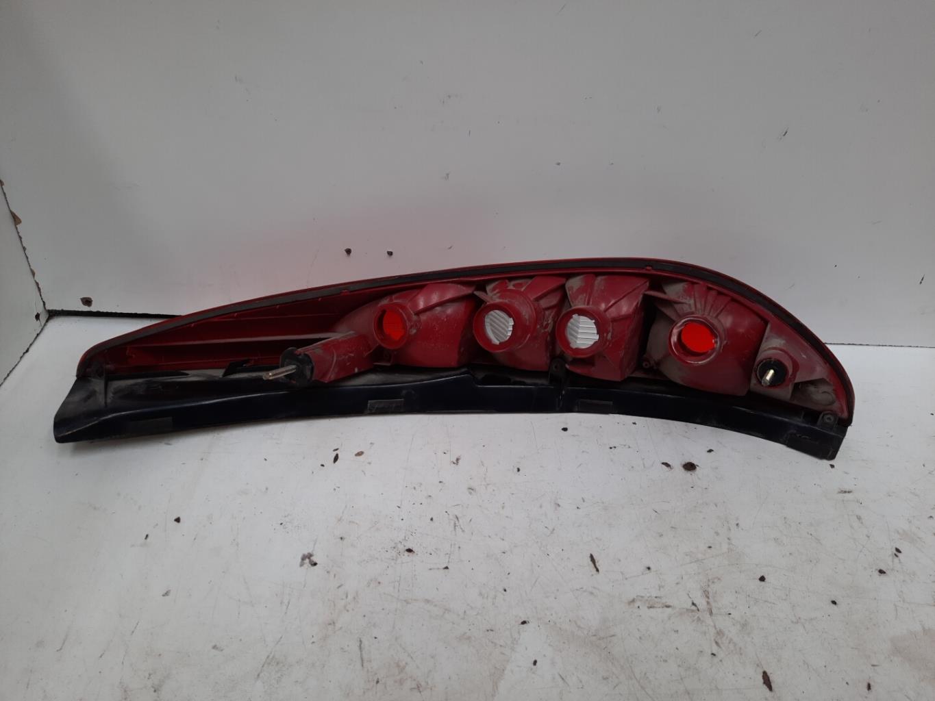 Fanale posteriore principale sinistro (luci) FORD MONDEO 2 BREAK Diésel - 1