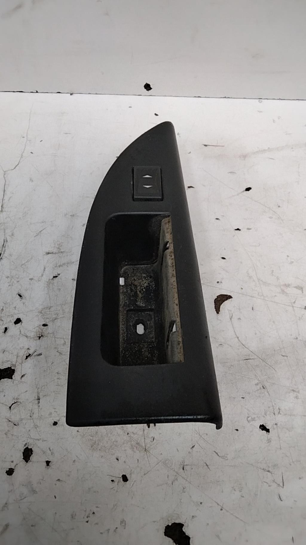 Interruttore lavacristalli posteriore sinistro FORD MONDEO 2 BREAK Diésel - 1