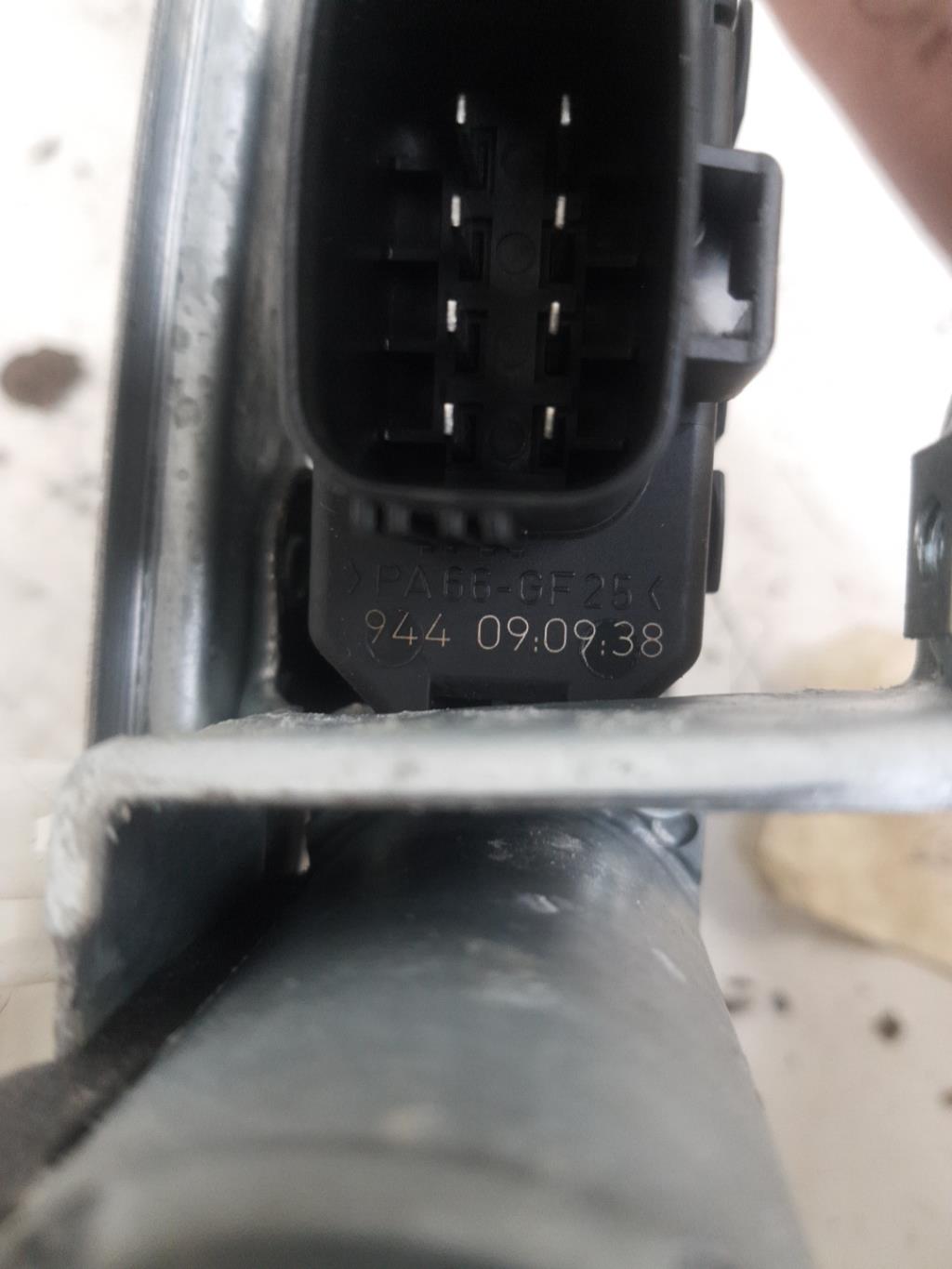 Alzacristalli elettrico posteriore destro FORD MONDEO 2 BREAK Diésel - 1