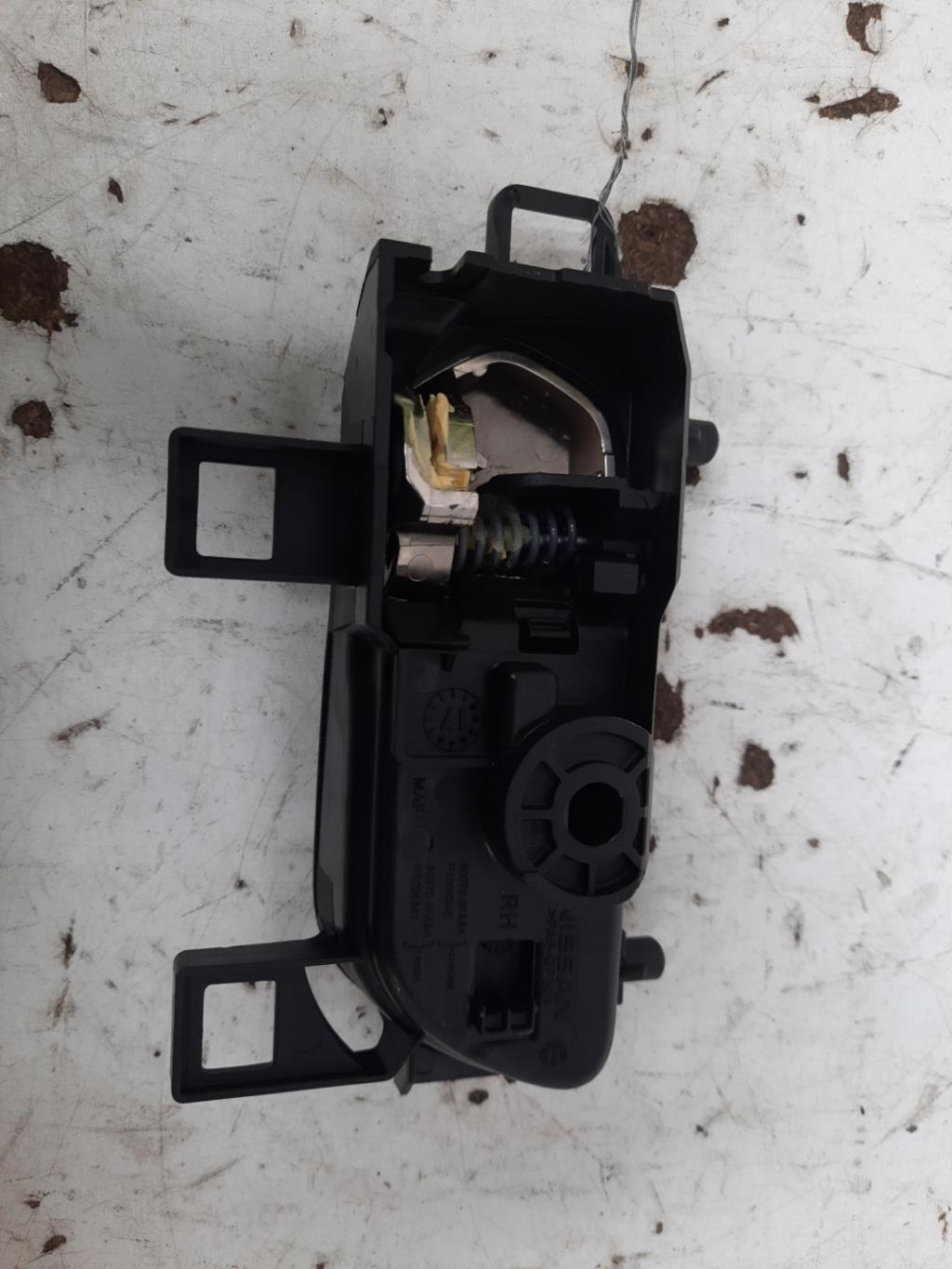 Maniglia interna posteriore destra NISSAN MICRA 5 Gasolina - 1