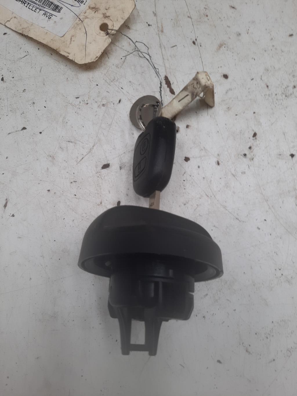 Bouchon de carburant PEUGEOT 307 PHASE 1 Essence - 1
