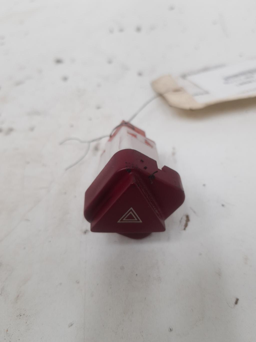 Bouton de warning PEUGEOT 1007 Diesel - 1