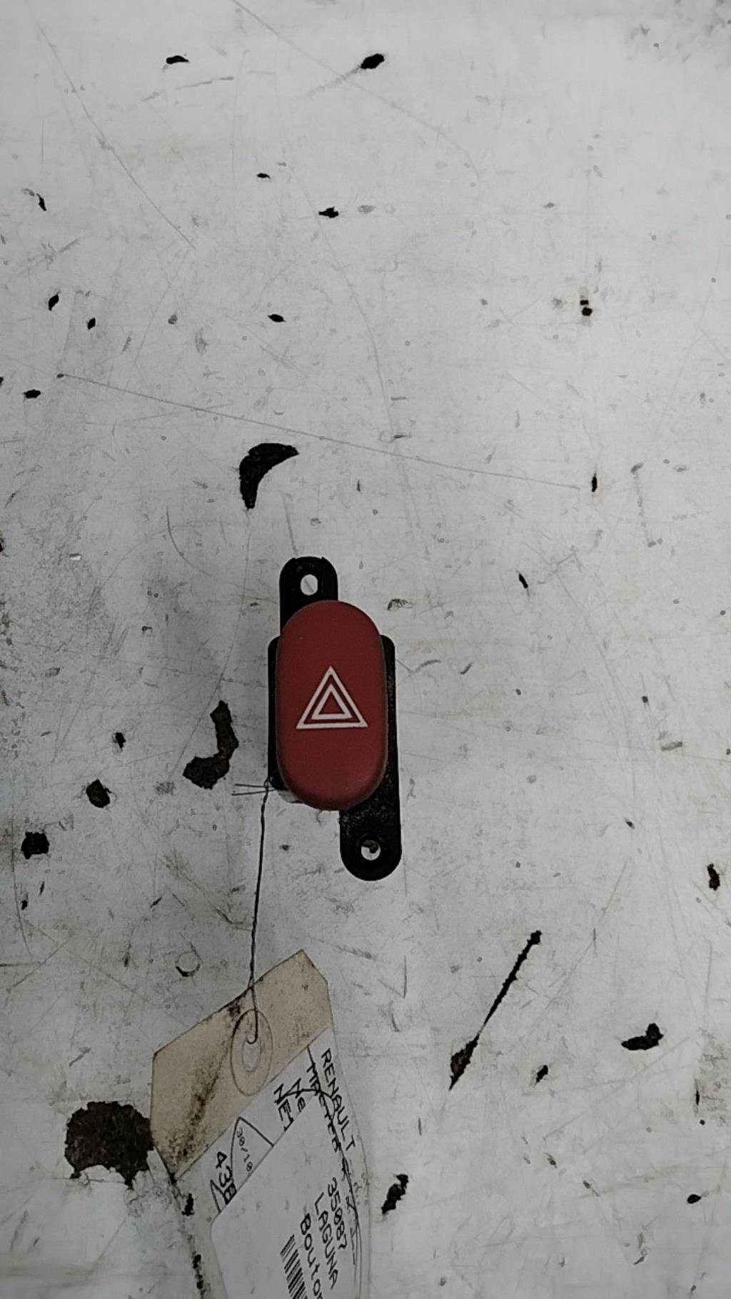 Bouton de warning RENAULT LAGUNA 1 PHASE 1 Diesel - 1