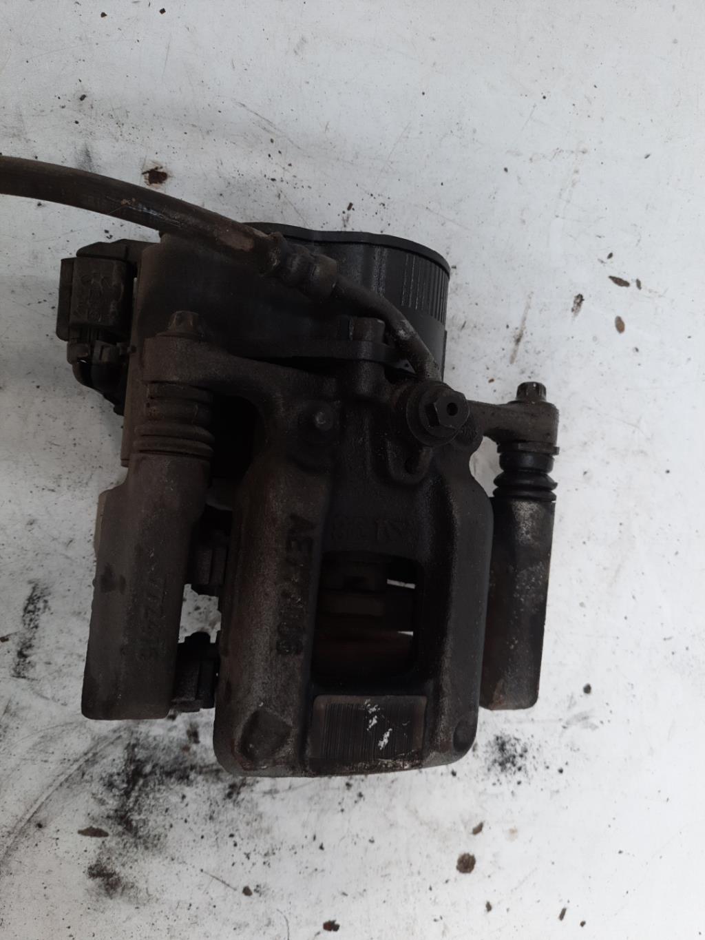 Pinza freni posteriore sinistra PEUGEOT 308 2 SW PHASE 2 BREAK Diésel - 1