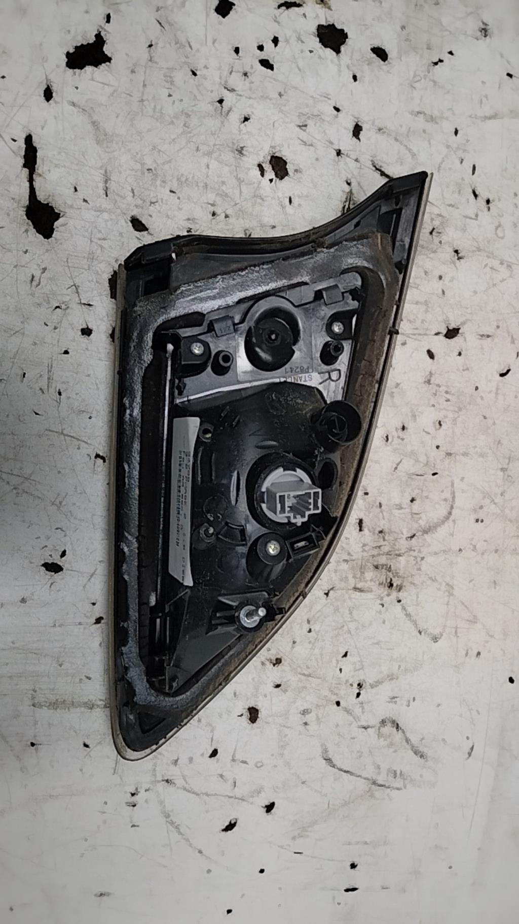 Feu arriere secondaire droit (feux) MAZDA 3 2 PHASE 2 Diesel - 1