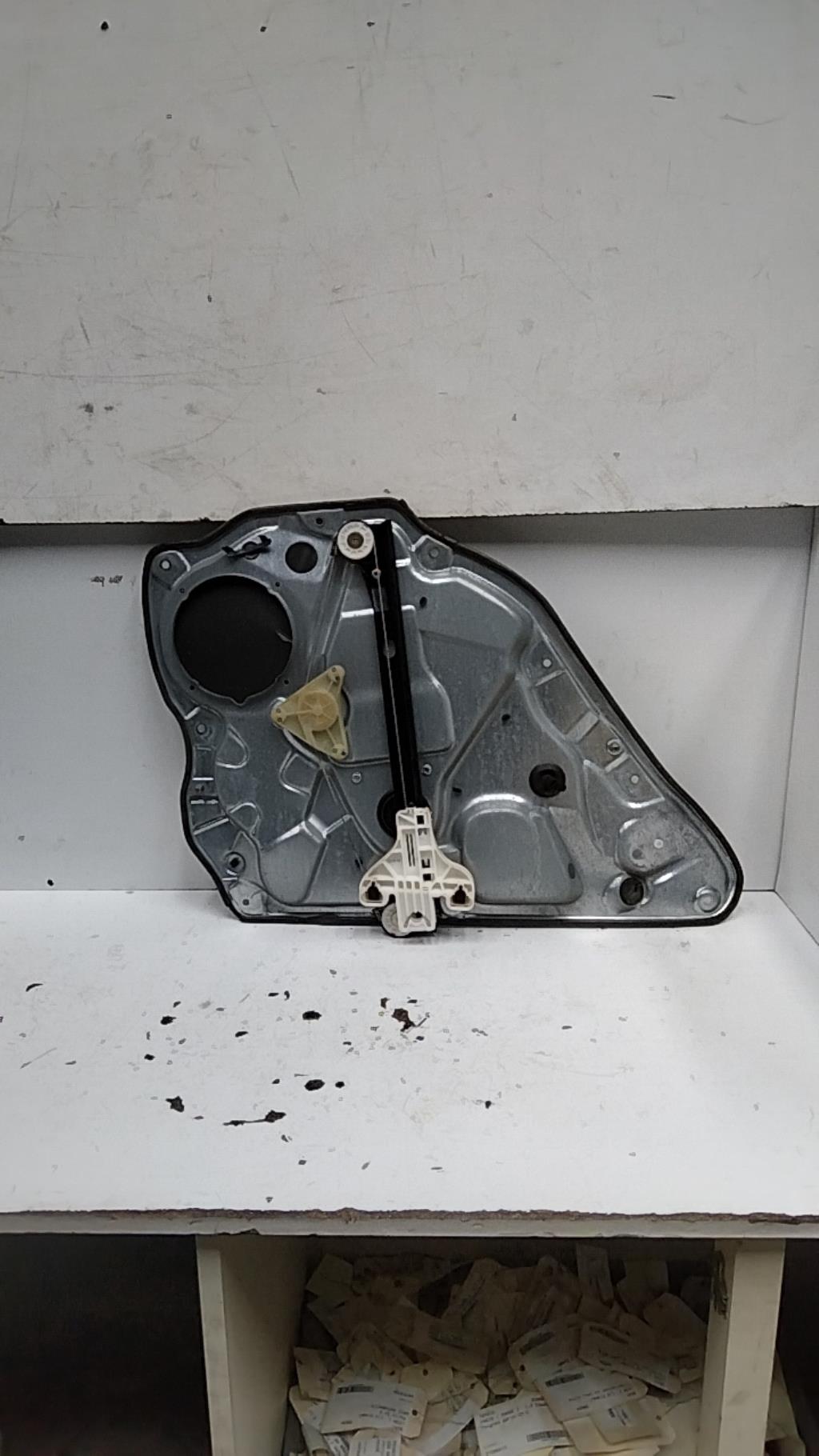 Alzacristalli elettrico posteriore destro VOLKSWAGEN POLO 4 PHASE 1 Diésel - 1