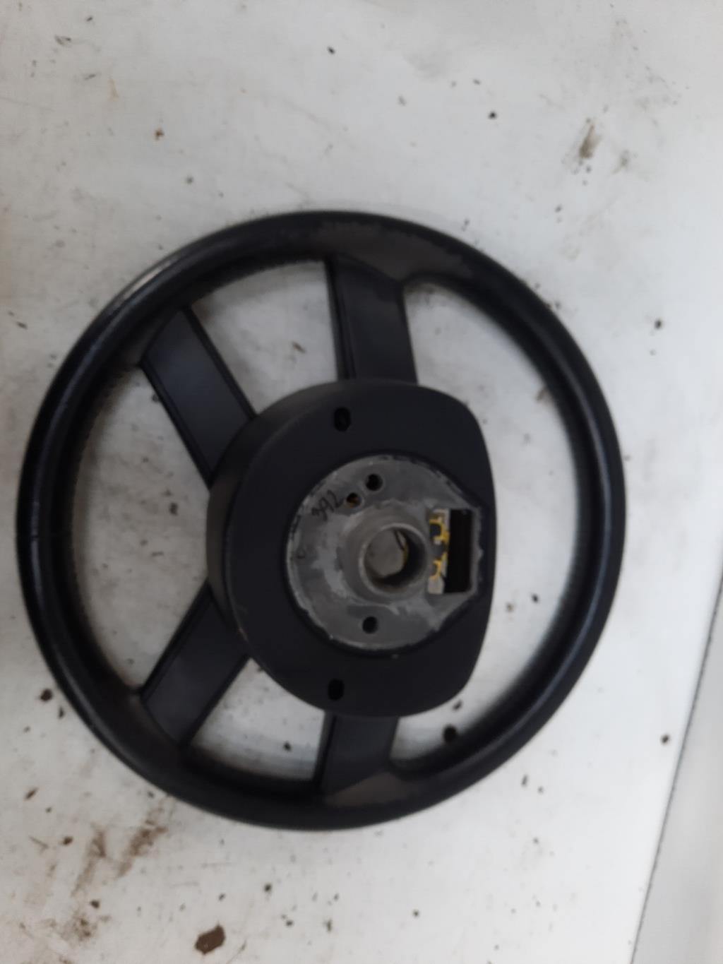 Volant VOLKSWAGEN POLO 4 PHASE 1 Diesel - 1