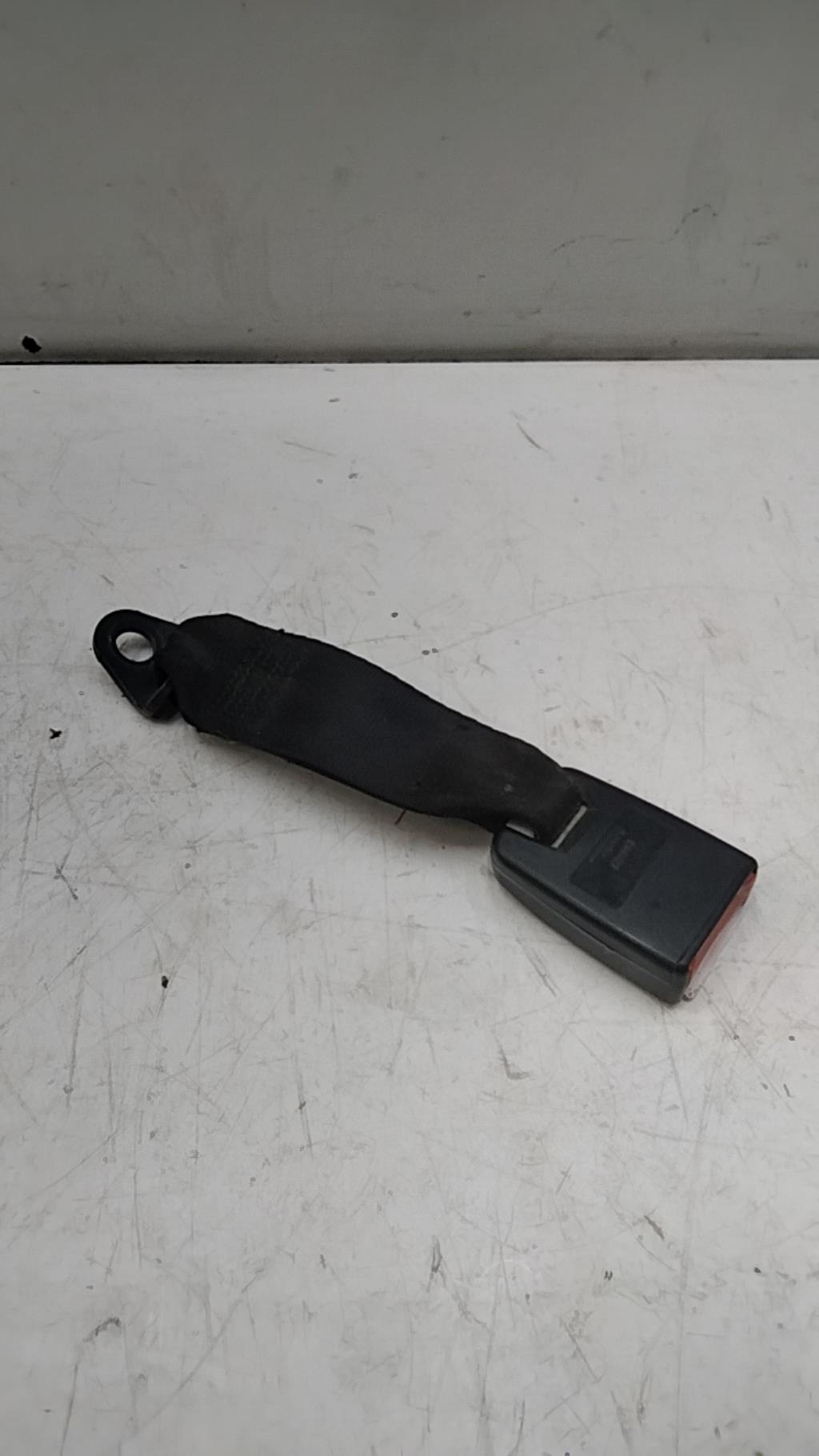 Aggancio cintura sicurezza posteriore destro PEUGEOT 106 PHASE 2 Gasolina - 1