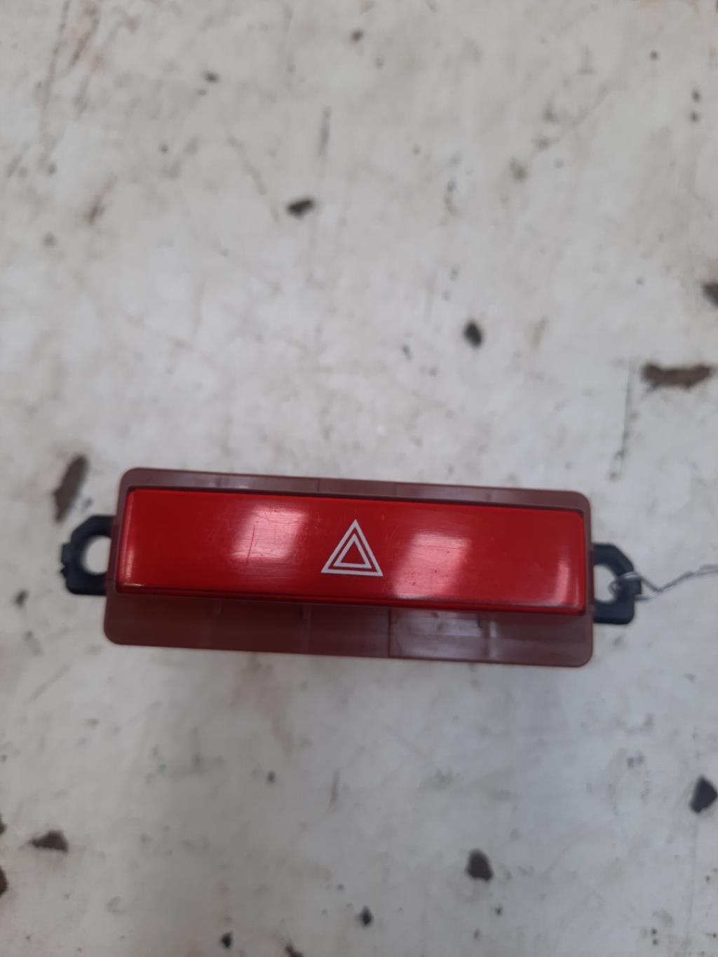Bouton de warning HONDA FR-V Diesel - 1