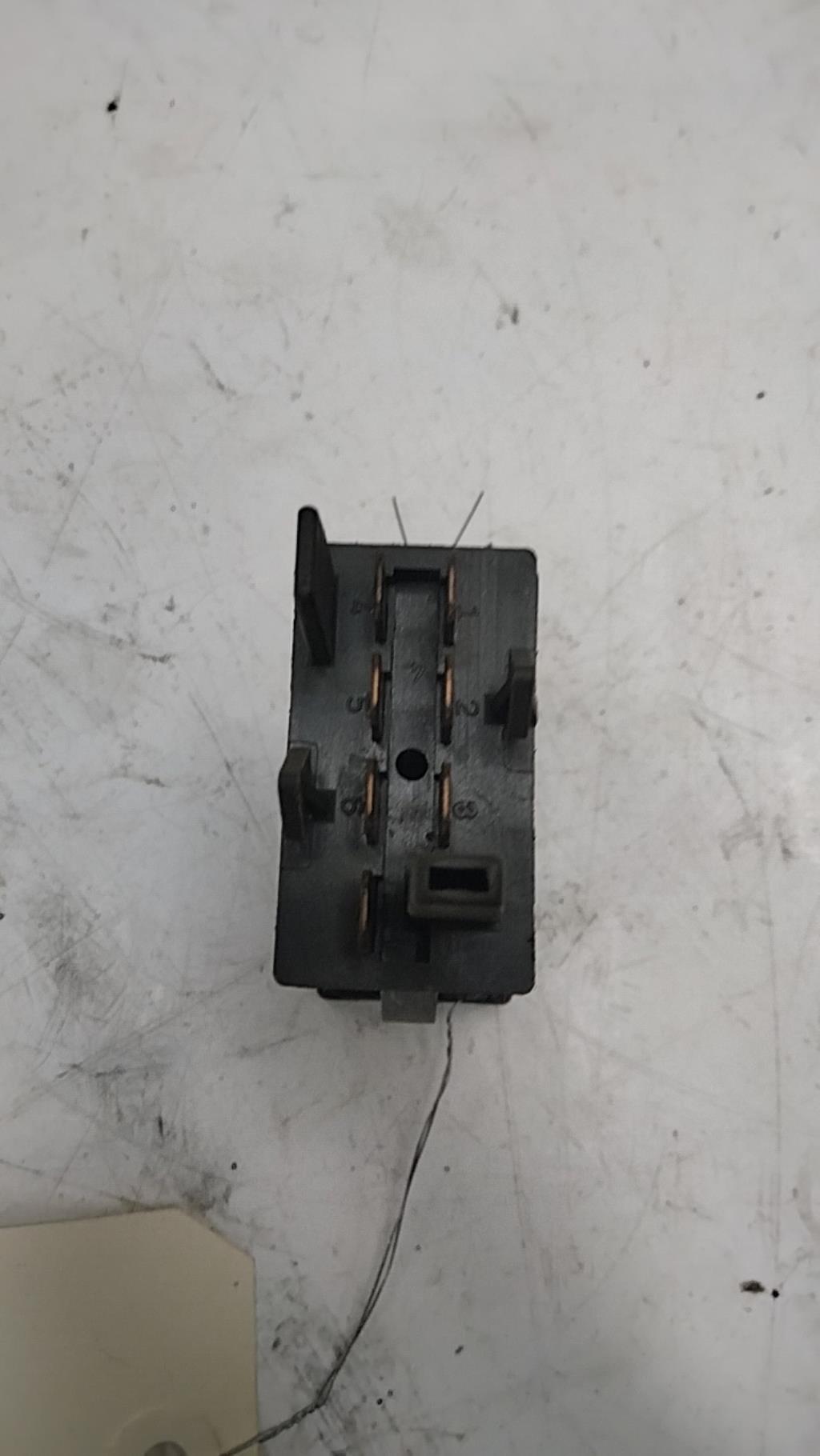 Bouton de warning VOLKSWAGEN PASSAT 4 PHASE 1  - 1