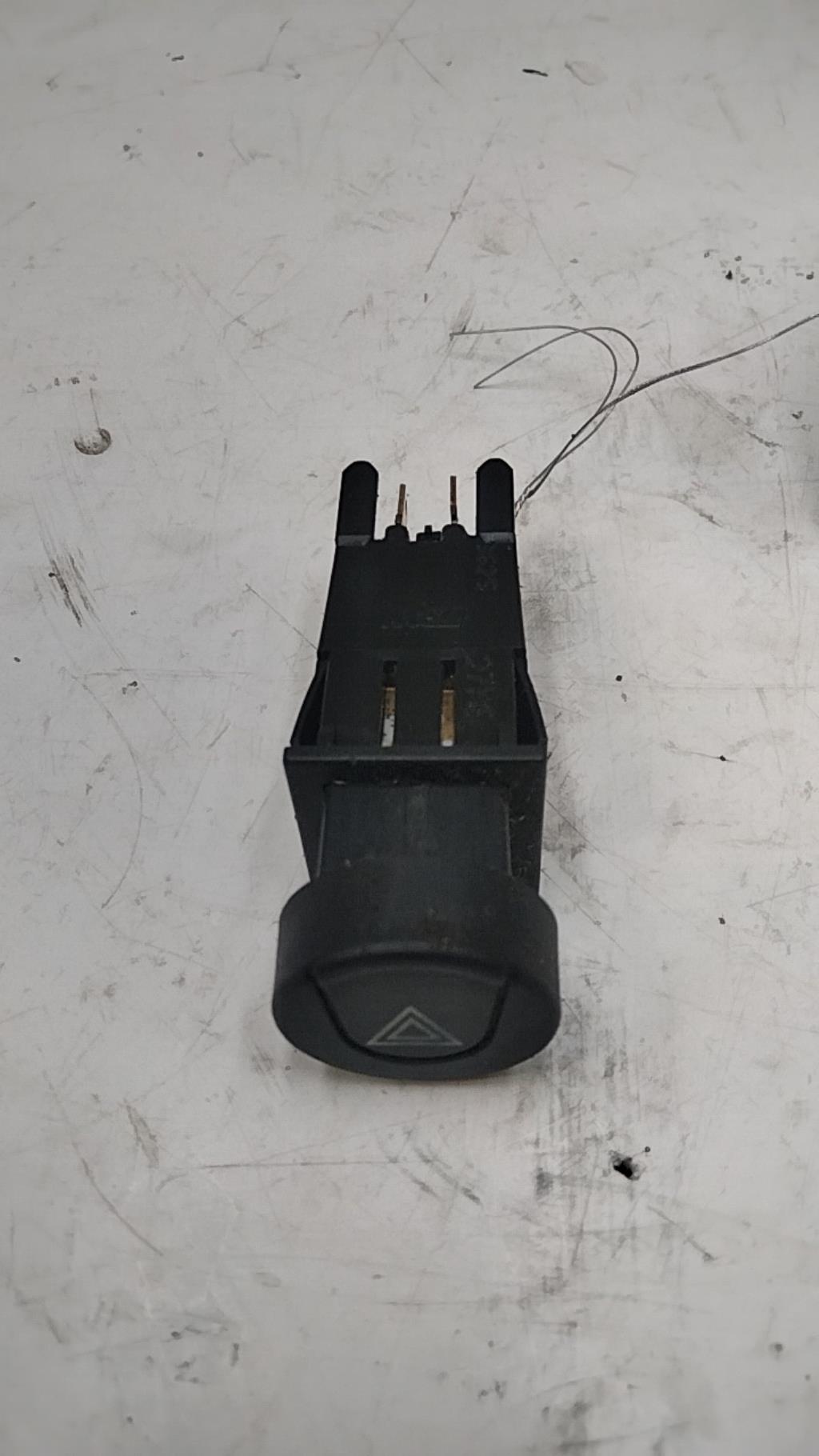 Interruttore luci emergenza PEUGEOT 306 PHASE 1 Gasolina - 1