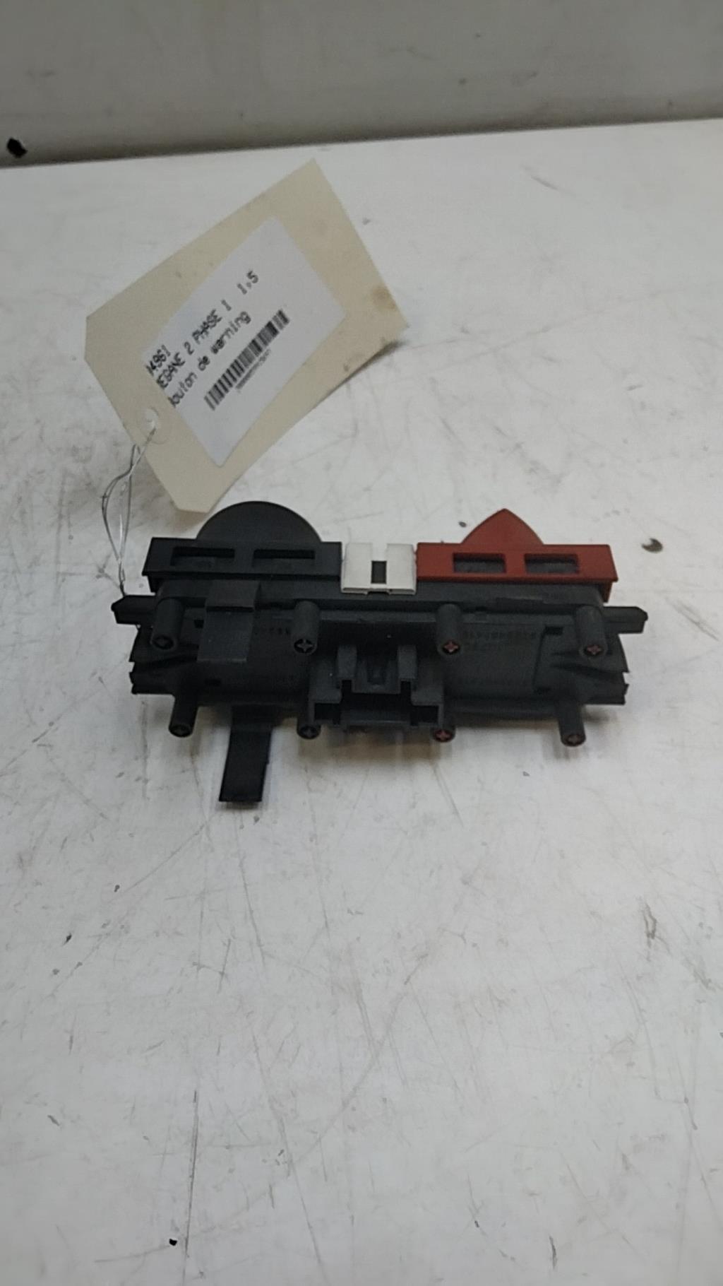 Bouton de warning RENAULT MEGANE 2 PHASE 1  - 1