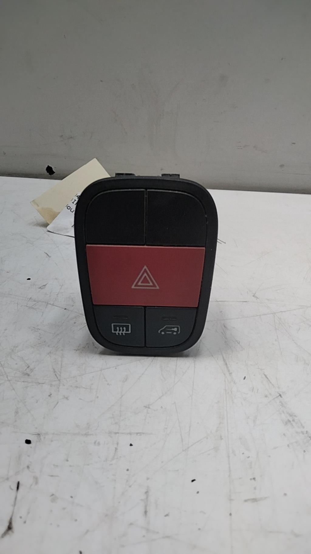 Bouton de warning PEUGEOT BIPPER  - 1