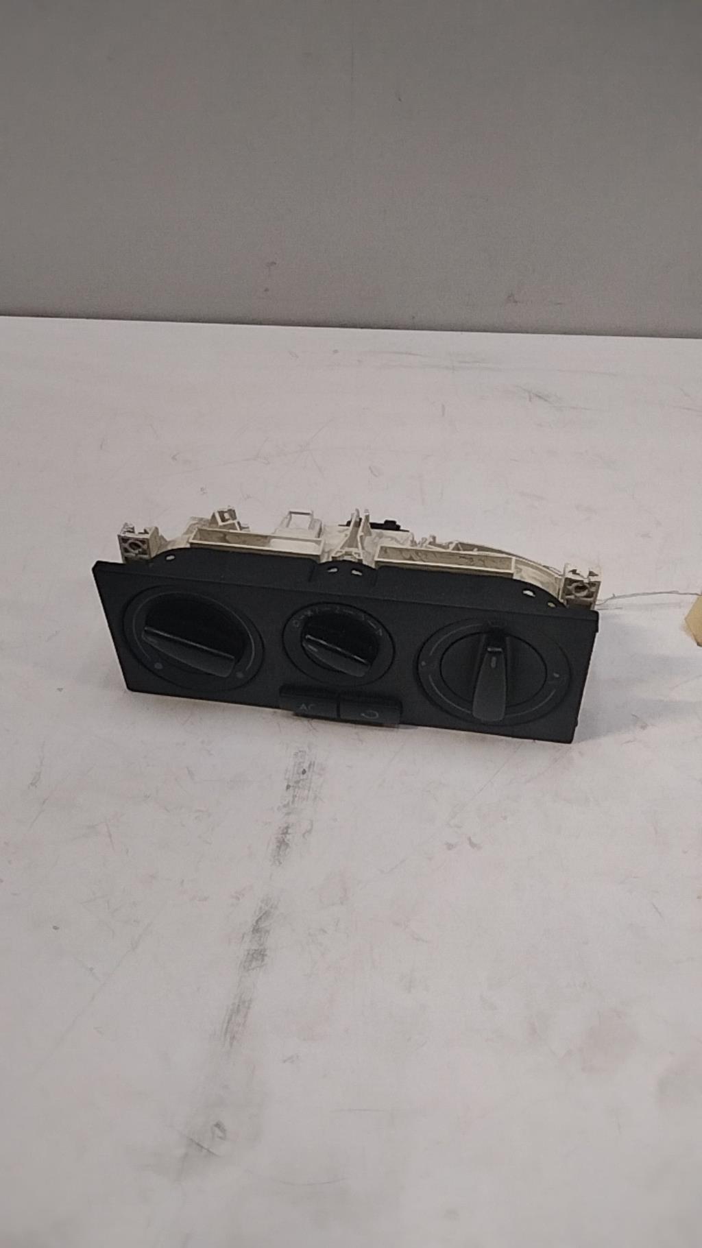 Commande chauffage VOLKSWAGEN GOLF 4  - 1