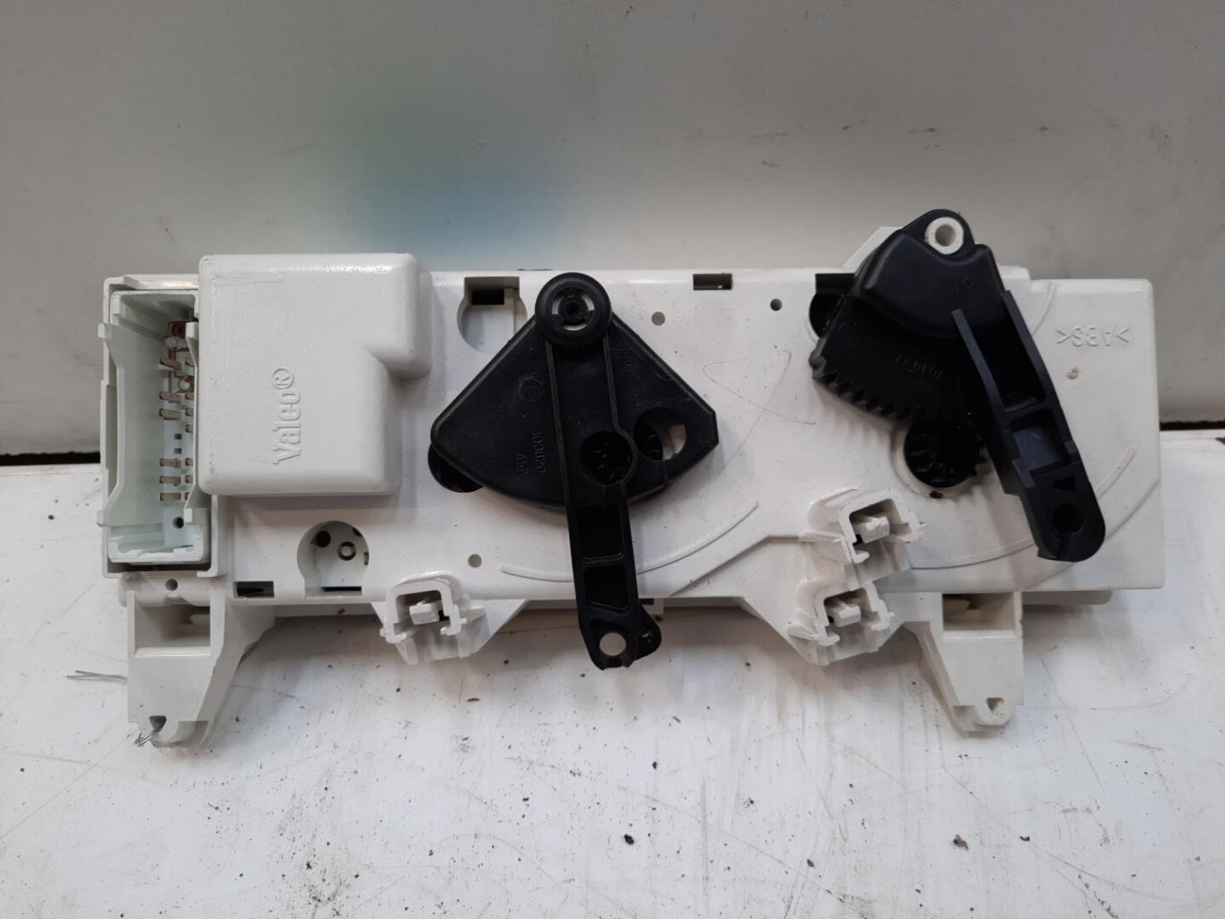 Commande chauffage RENAULT MEGANE 1 PHASE 2 Essence - 1