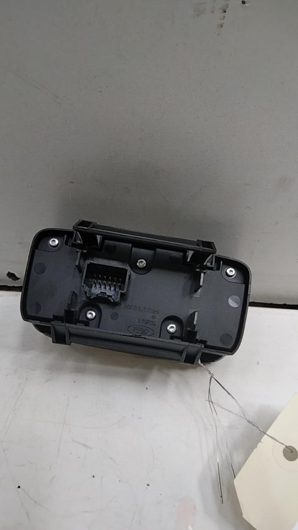 Commande de phare FORD FIESTA 6 PHASE 1 Diesel - 1